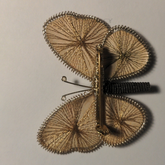 Vintage Butterfly Brooch Pin - Picture 4 of 4